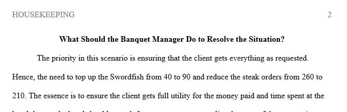 What should the banquet manager do to resolve the situation